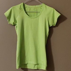 Under Armour Scoop Neck Short Sleeve Green Top S